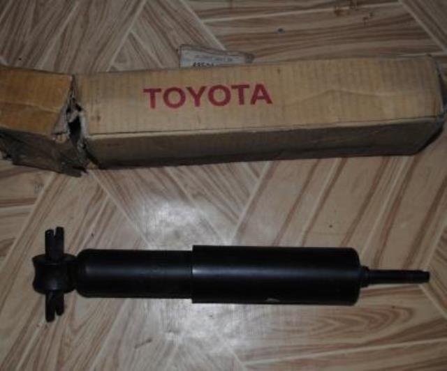 4850029246 Toyota amortiguador delantero