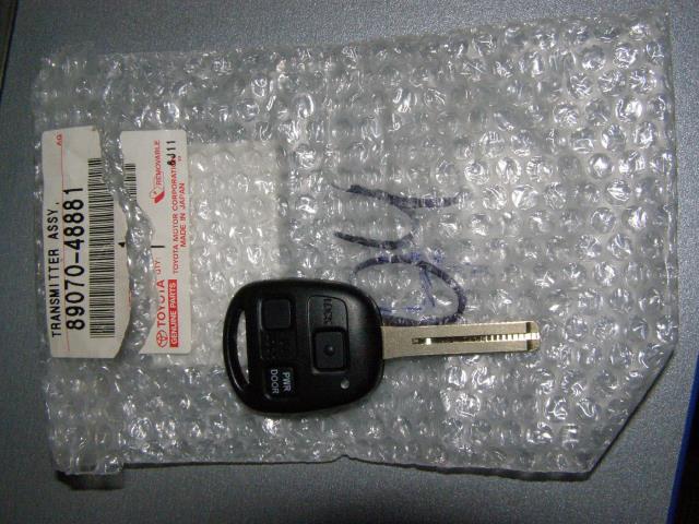 8907048881 Toyota llave en blanco