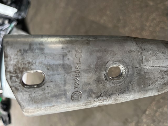 7228081 BMW Cubierta superior del panel frontal (soporte del radiador)