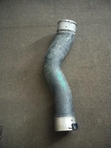 13717612095 BMW tubo flexible de aire de sobrealimentación derecho