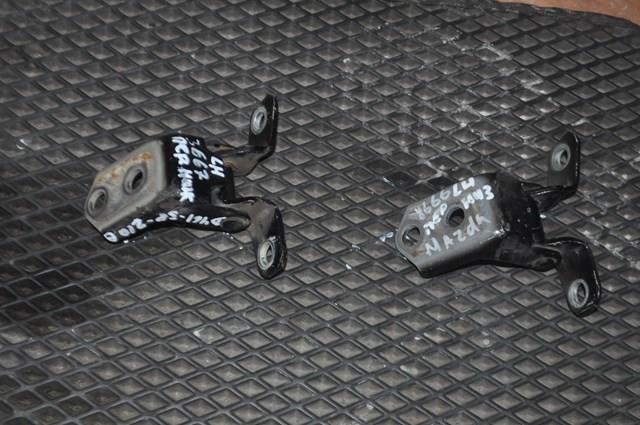 D46158210B Mazda Bisagra de puerta delantera izquierda