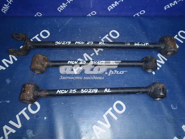 4871032080 Toyota brazo suspension inferior trasero izquierdo/derecho