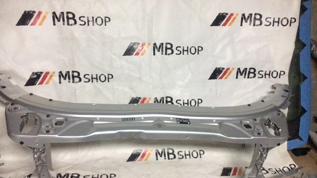 Cubierta del panel frontal (Calibrador De Radiador) Superior Mercedes 2056204201