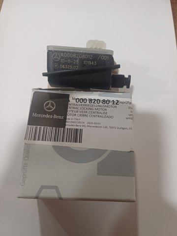 Motor tapa combustible A0008208012 Mercedes