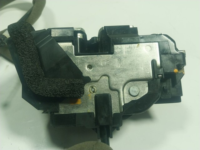 Cerradura de puerta delantera derecha 805004EA2A Renault (RVI)