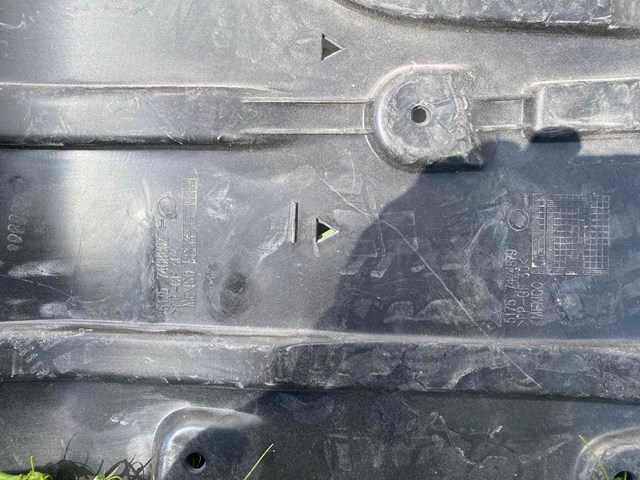 Protector antiempotramiento del motor  BMW 51757468803