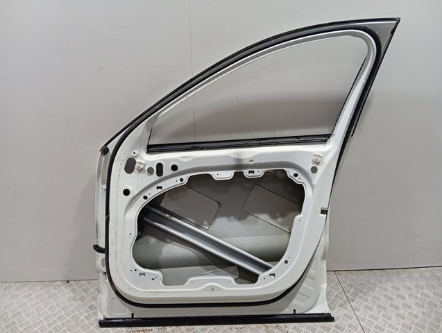 Comprar 32345931 Volvo Puerta delantera derecha