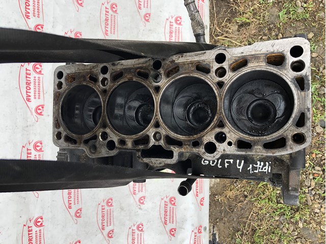Bloque de cilindros del motor VAG 038103021C precio, desde 434,15 EUR