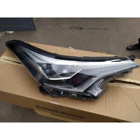 Faro derecho TOYOTA 81130F4070
