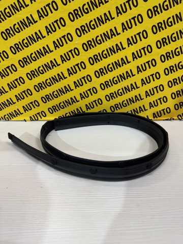 KB7W56770A Mazda Sello Del Capó