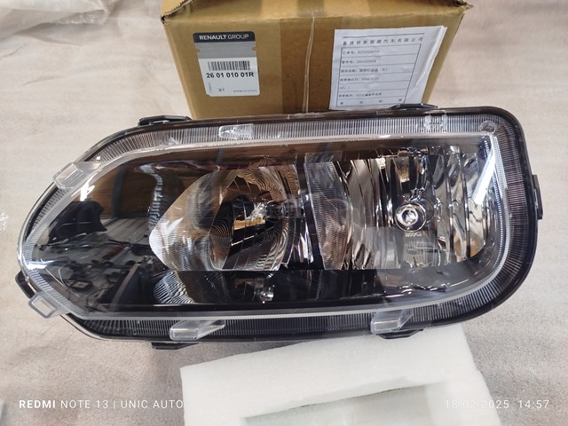 Faro derecho 260101001R Renault (RVI)