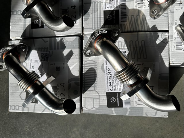  Mercedes A6421400600