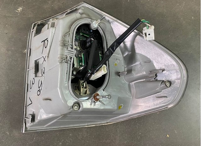 Piloto trasero exterior izquierdo 8156148061 Toyota
