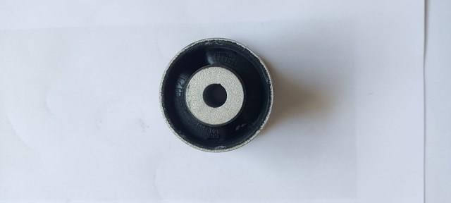Comprar A2053330314 Mercedes Buje del brazo de suspensión delantero superior