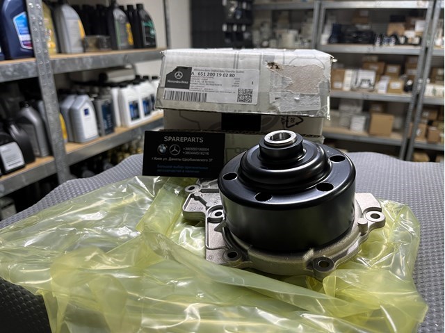 Comprar A6512001902 Mercedes Bomba de agua para motor