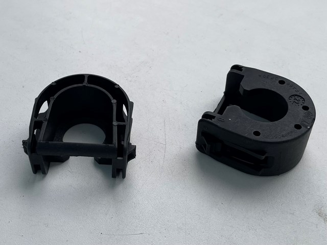 Soporte superior del radiador 441680 Triclo