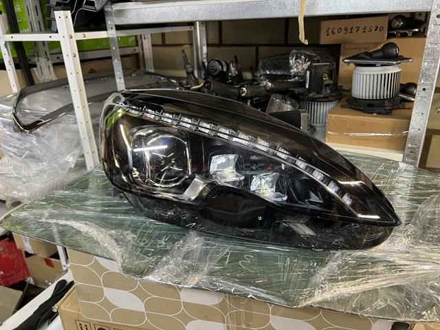 Faro derecho 9677832380 Peugeot/Citroen