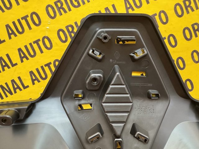 623823514R Renault (RVI) Moldura de rejilla del radiador