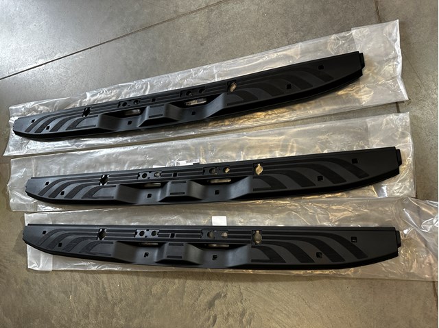 Revestimiento de panel trasero del maletero Mercedes A9106862600