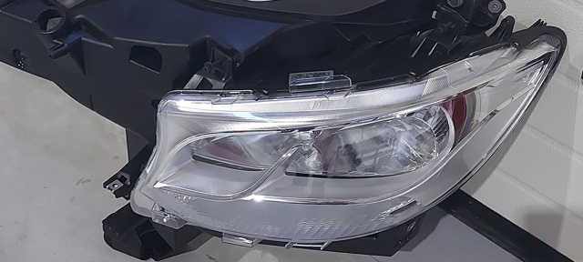 Faro izquierdo A9109060000 Mercedes