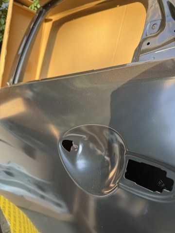 Puerta trasera izquierda Mazda K1Y07302XE precio, desde 711,48 EUR