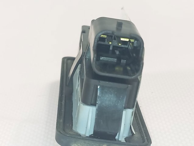 Comprar 9827560380 Peugeot/Citroen Botón de accionamiento del cierre de la tapa del maletero (puerta trasera 3/5)