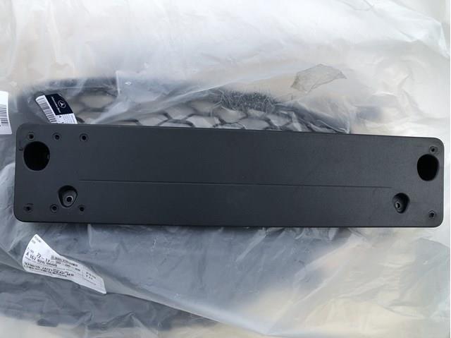 Soporte de matrícula delantera A1678800502 Mercedes