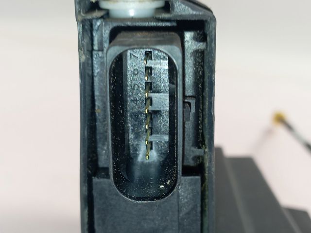 Cerradura de puerta trasera izquierda 9826126080 Peugeot/Citroen