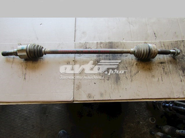 3815A764 Mitsubishi Semieje delantero derecho