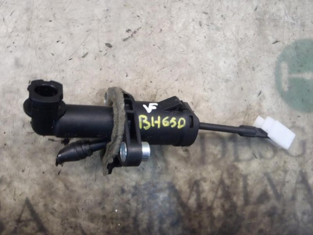 Bomba de embrague VAG 6R0721405