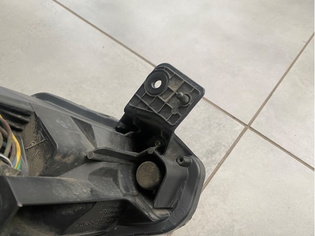 Faro izquierdo 84001SG031 Subaru