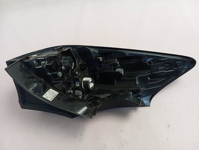815500DE20 Toyota Piloto trasero exterior derecho