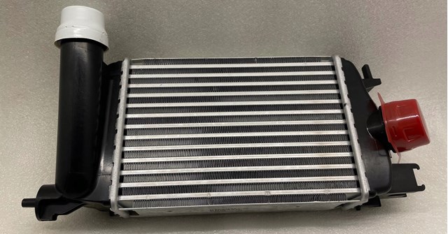 Radiador de intercooler Nissan Micra (K14)