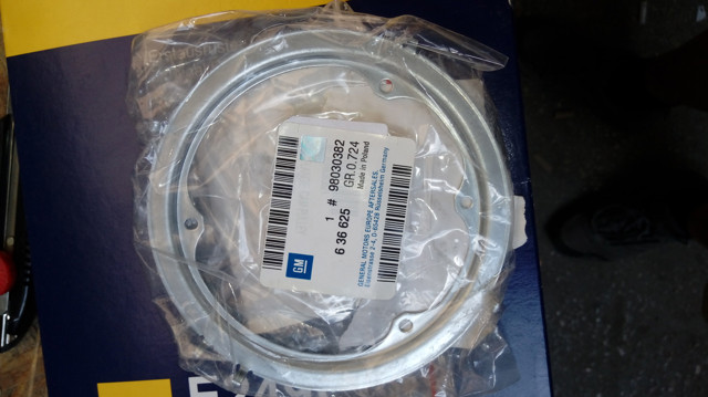 Brida del cigüeñal 636625 GM