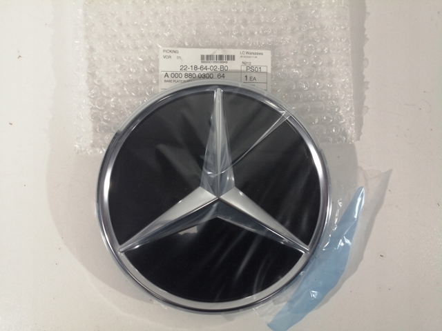 A000880030064 Mercedes Emblema de la parrilla del radiador