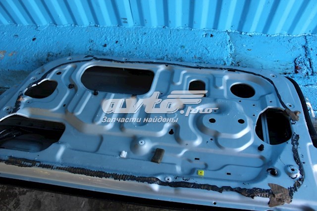 6800181A11000 Suzuki Puerta delantera derecha