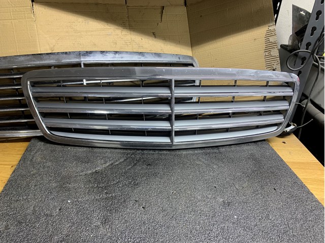 Comprar A2038800223 Mercedes Rejilla frontal