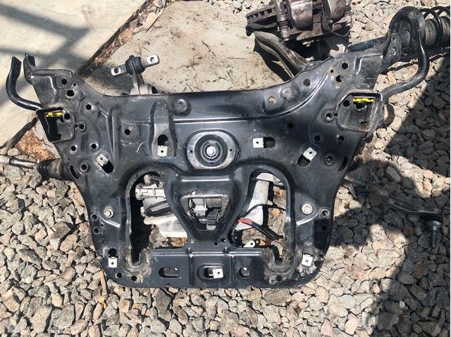 Subchasis delantero soporte motor Mercedes A1776207101 precio, desde 500,26 EUR