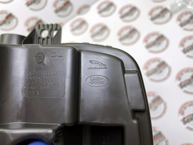 Luz antiniebla derecha Land Rover LR068978