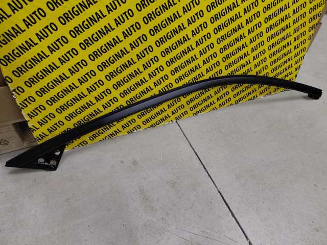 KB7W50985N Mazda Moldura superior de puerta delantera izquierda