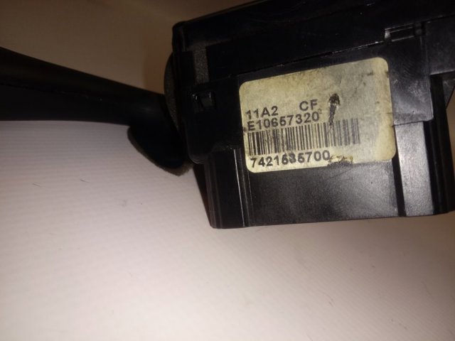 Conmutador derecho de la columna de dirección 7421535700 Renault (RVI)