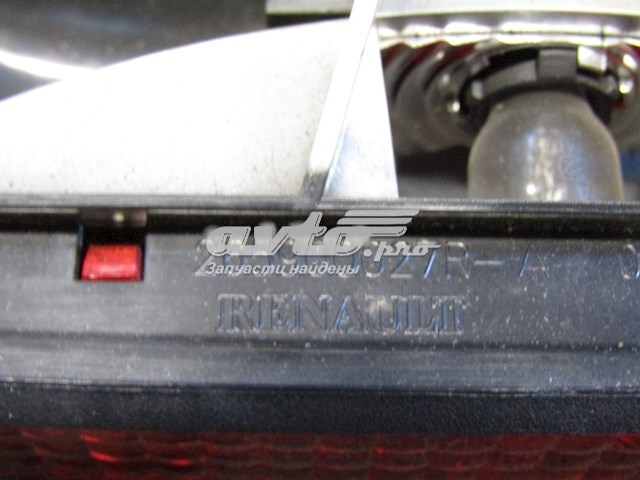 Tercera luz de freno 265900027R Renault (RVI)