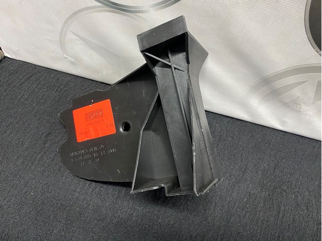 A6398851814 Mercedes Soporte de parachoques delantero izquierdo