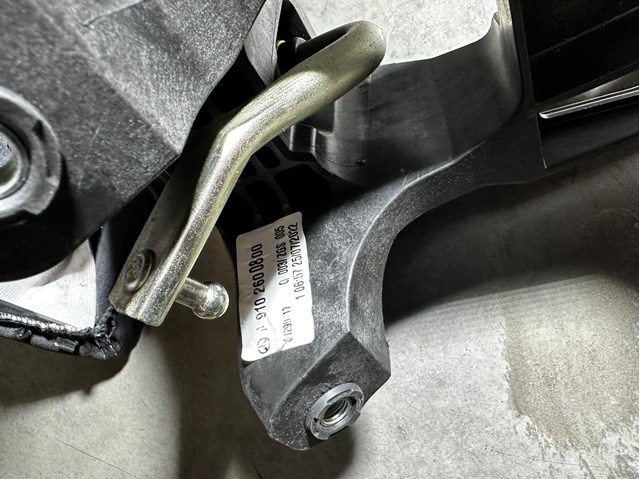  Mercedes A9102600800