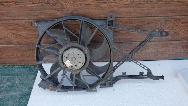 Motor ventilador del radiador 13128687 General Motors