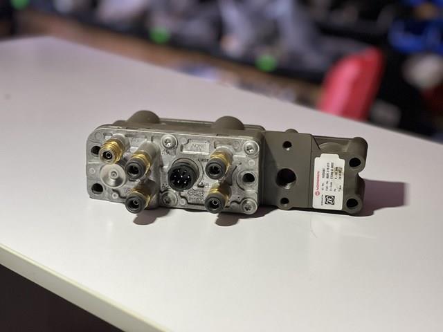 Bloque de válvulas del divisor 501219311 ZF Parts