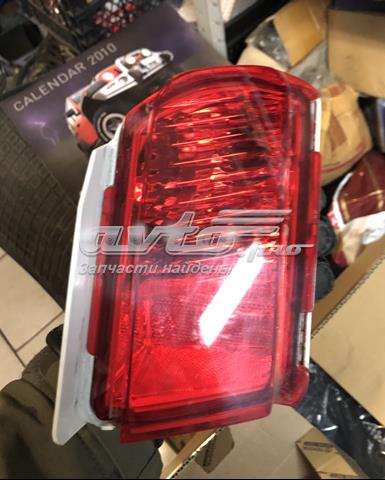 8158160240 Toyota faro antiniebla trasero derecho