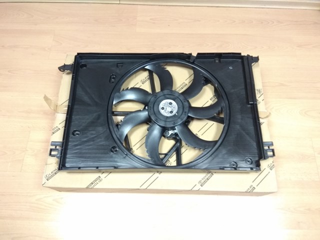 Difusor de radiador, ventilador de refrigeración, condensador del aire acondicionado, completo con motor y rodete Toyota Venza (H85)