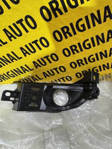 Soporte de parachoques delantero derecho KB8B50C12B Mazda