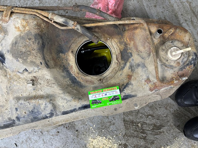 MR342848 Mitsubishi Tanque de combustible